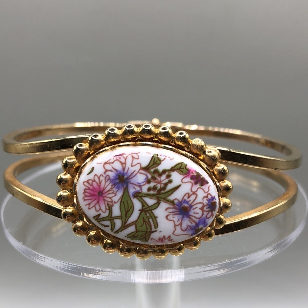 Vintage cameo style flower floral  clamper hinge, romantic statement. - Picture 3 of 5